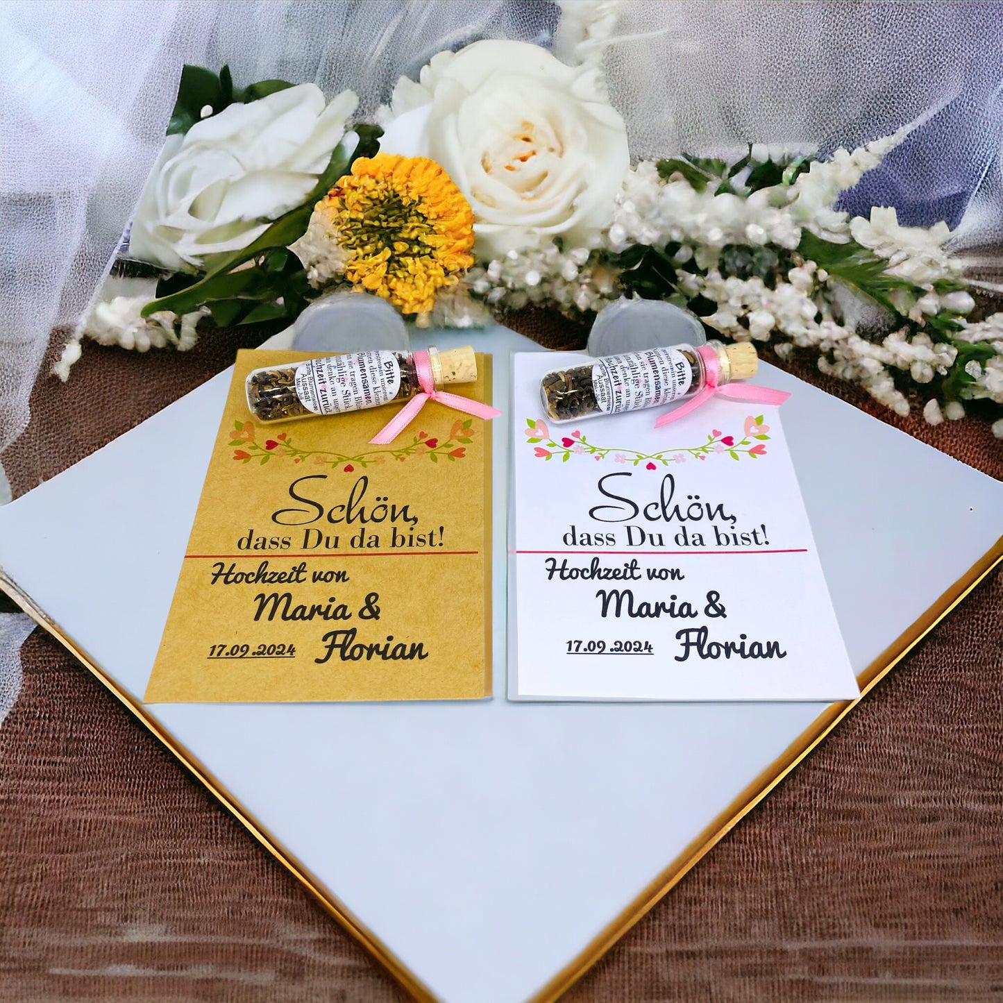 Geschenke für die Gäste mit Karte und Schiffsglasl gefüllt mit Blumensamen