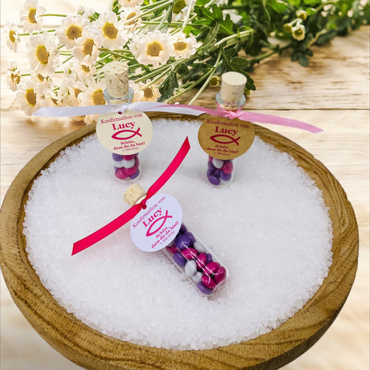 Individual elegance: Personalized guest gift in a ship's glass for unforgettable moments
