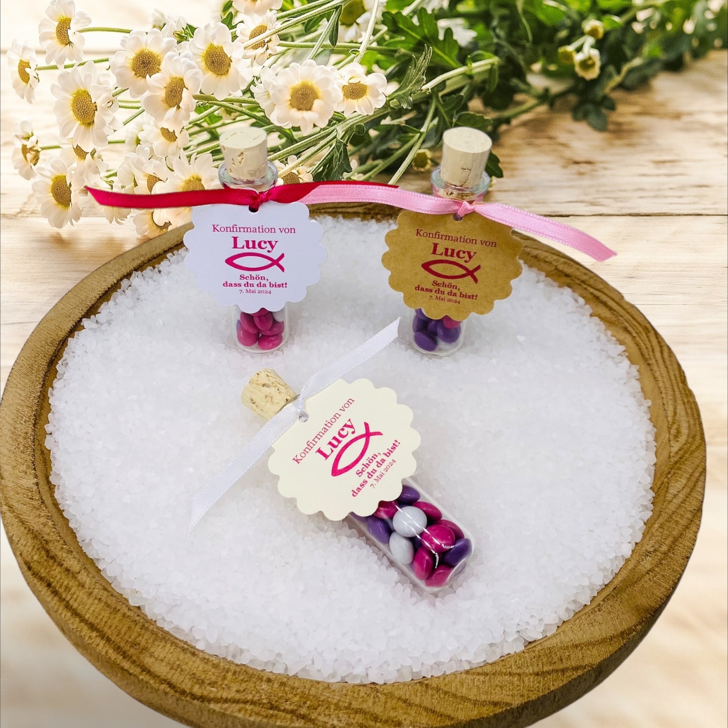 Individual elegance: Personalized guest gift in a ship's glass for unforgettable moments