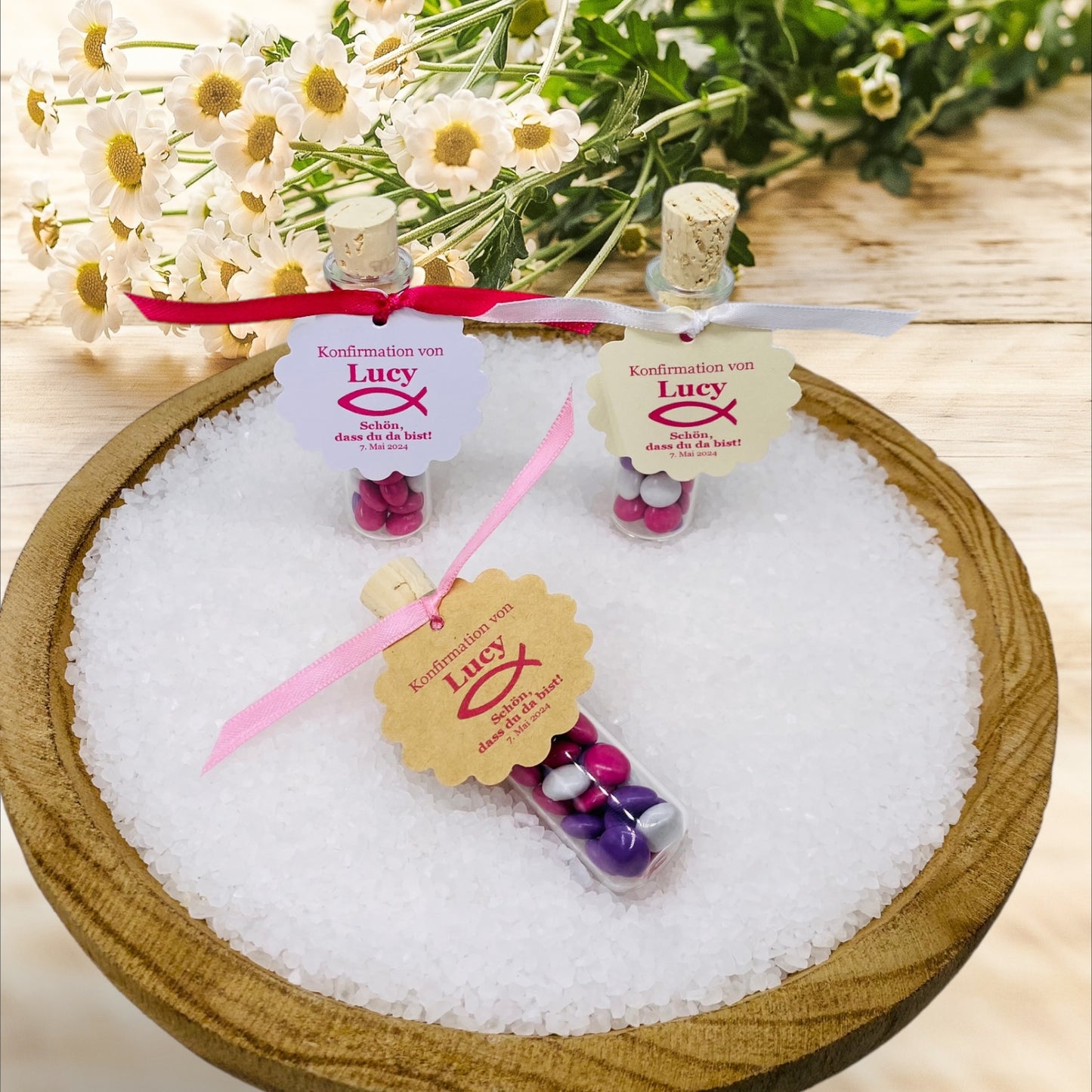 Individual elegance: Personalized guest gift in a ship's glass for unforgettable moments