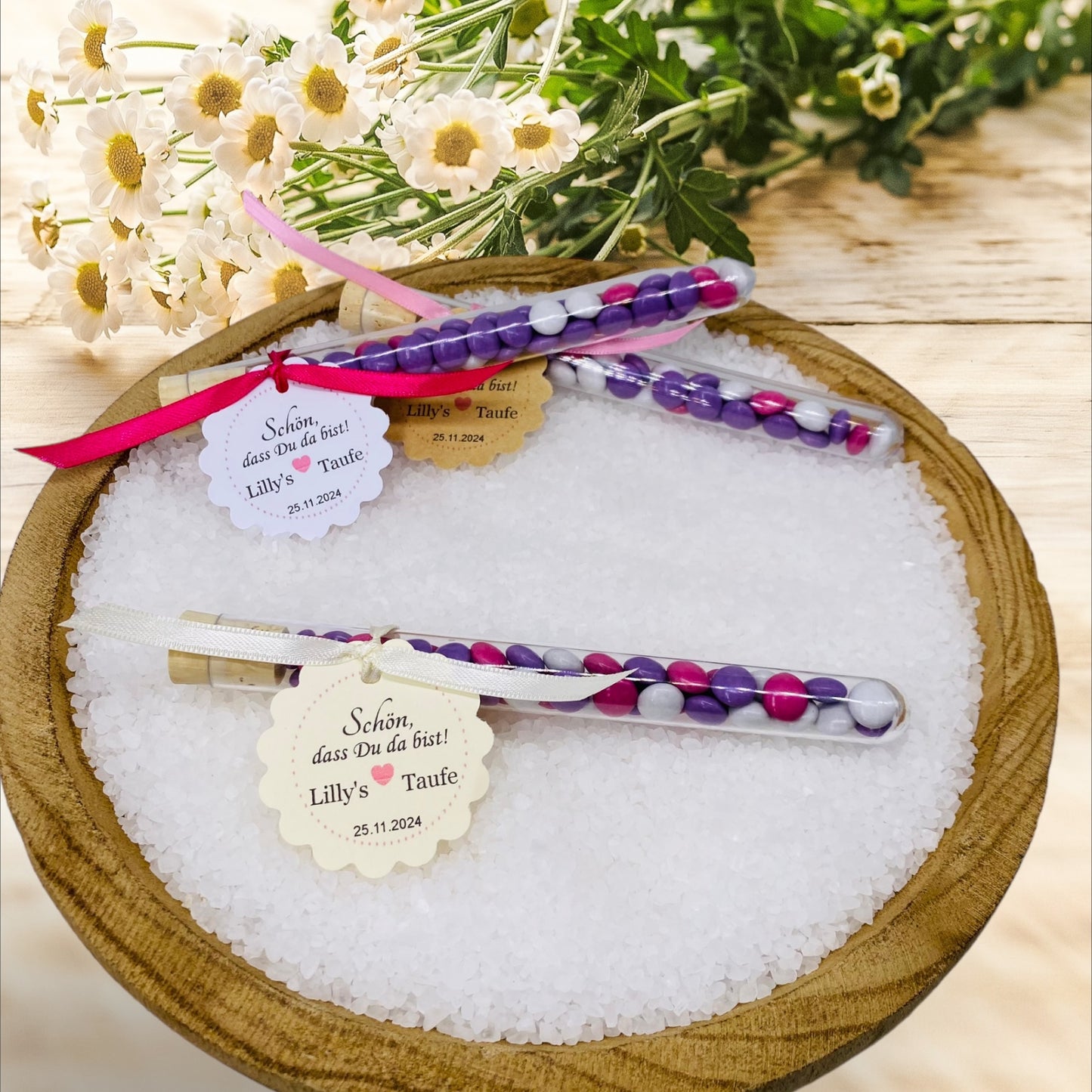 Delicate love in every detail: Personalized guest gift in a test tube for unforgettable christening moments