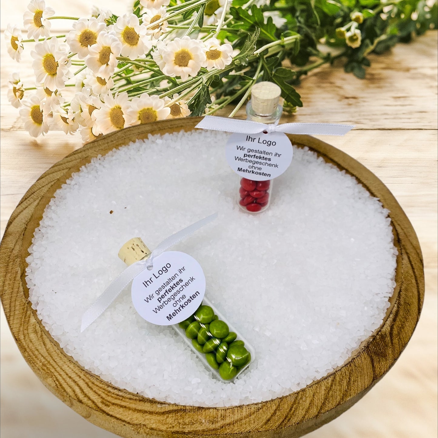 Promotional ship glass with a round pendant: great impact! Your logo, your style, your message.