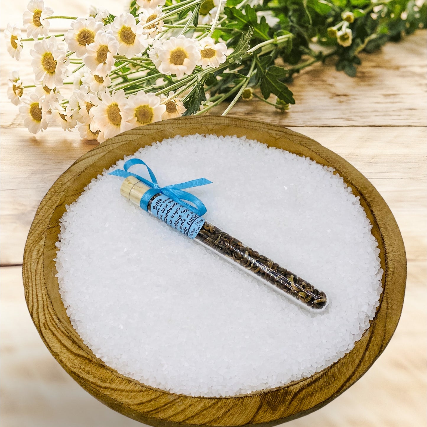 Blooming memories: Personalized guest gift with flower seeds in a stylish test tube